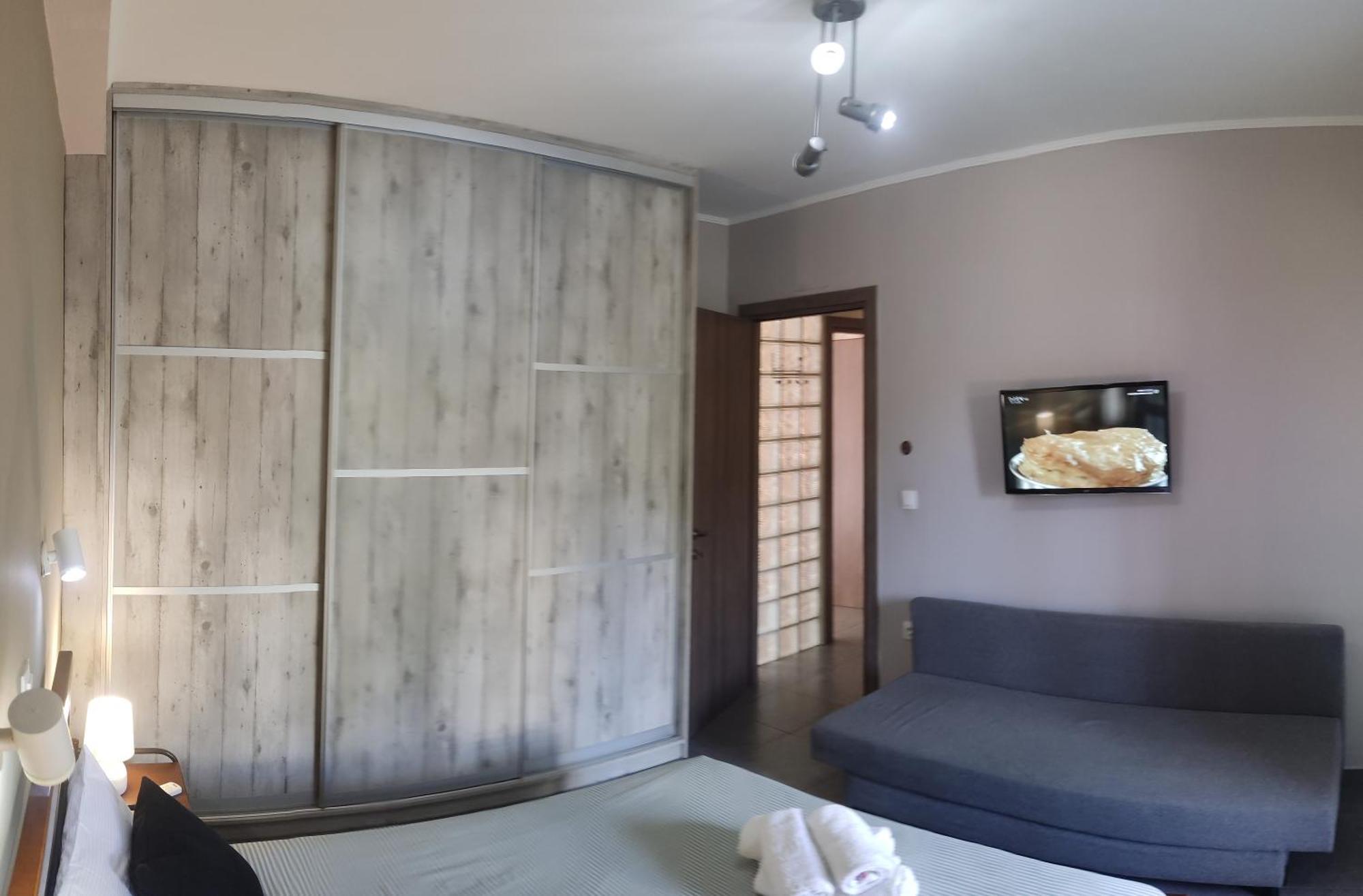 Vasilikis Apartment Kalamata Exterior photo